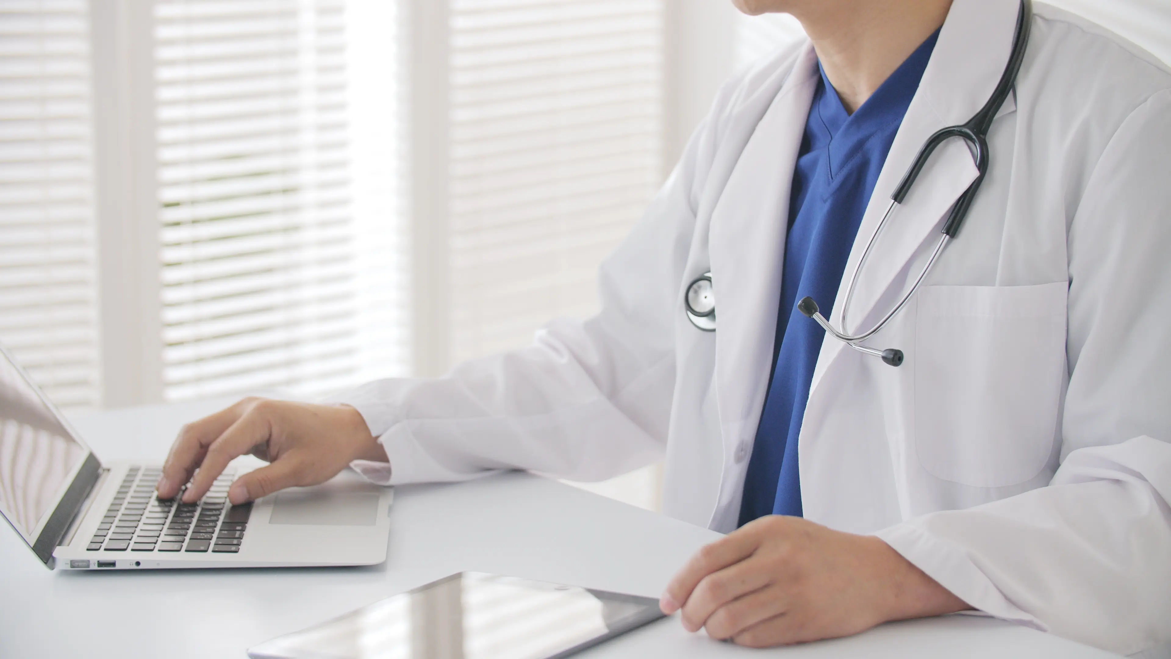 さっぽろ呼吸器内科クリニックはワイビル宮の沢1階にある呼吸器内科・内科です。